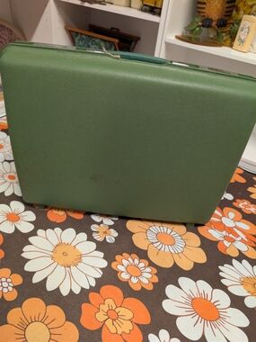 Green Large Vintage Samsonite Suitcase